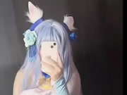 可愛次元少女邊拿手機自拍邊摳小穴